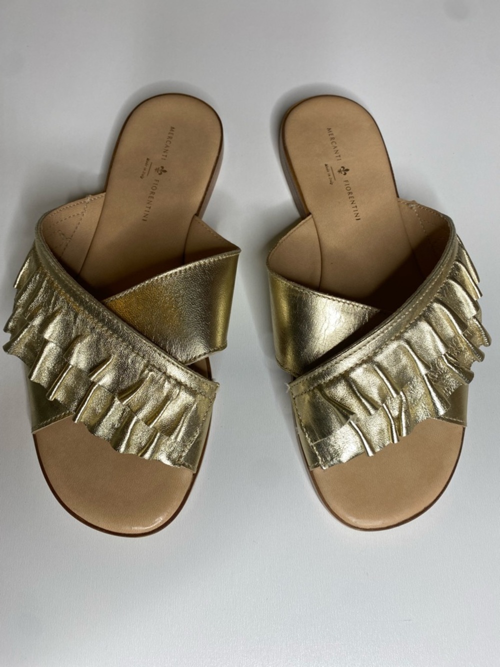 Mercanti Fiorentini Size 8 Metallic Gold Ruffle Slide Open Toe Sandals